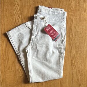 Levi's Classic Modern Slim Cuffed Vintage Denim Finishing White Jeans-Size 10